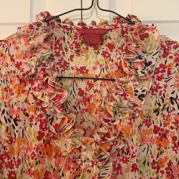 Cute ladies too! Size Medium - Picture 2 of 3